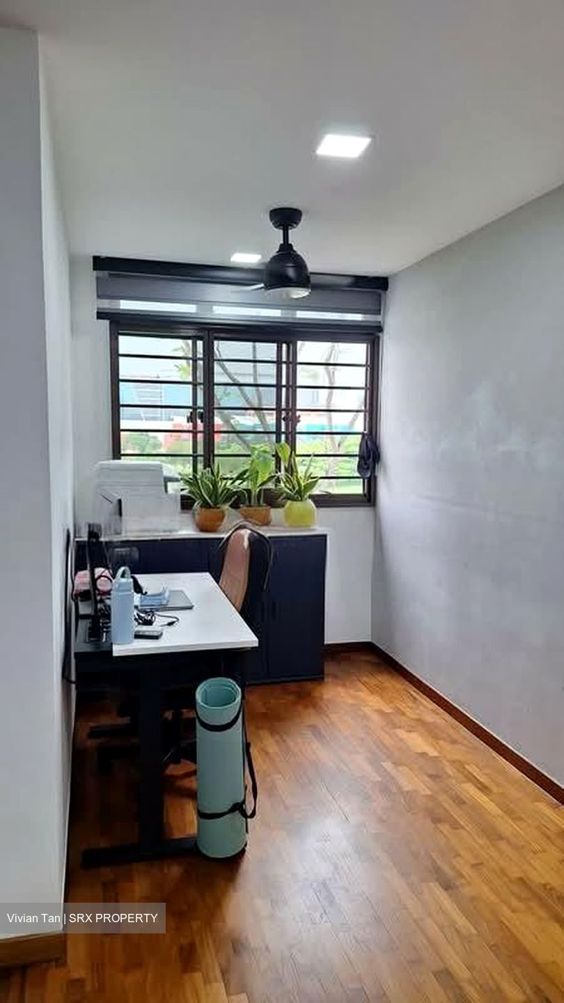 Blk 272 Jurong West Street 24 (Jurong West), HDB 5 Rooms #554555701